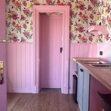 Fern Valley Tiny House شاليه فرجينيا